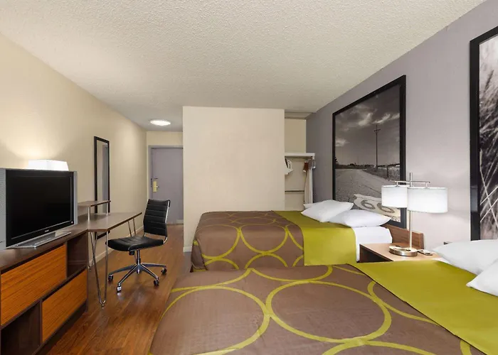 Super 8 By Wyndham Dodge City